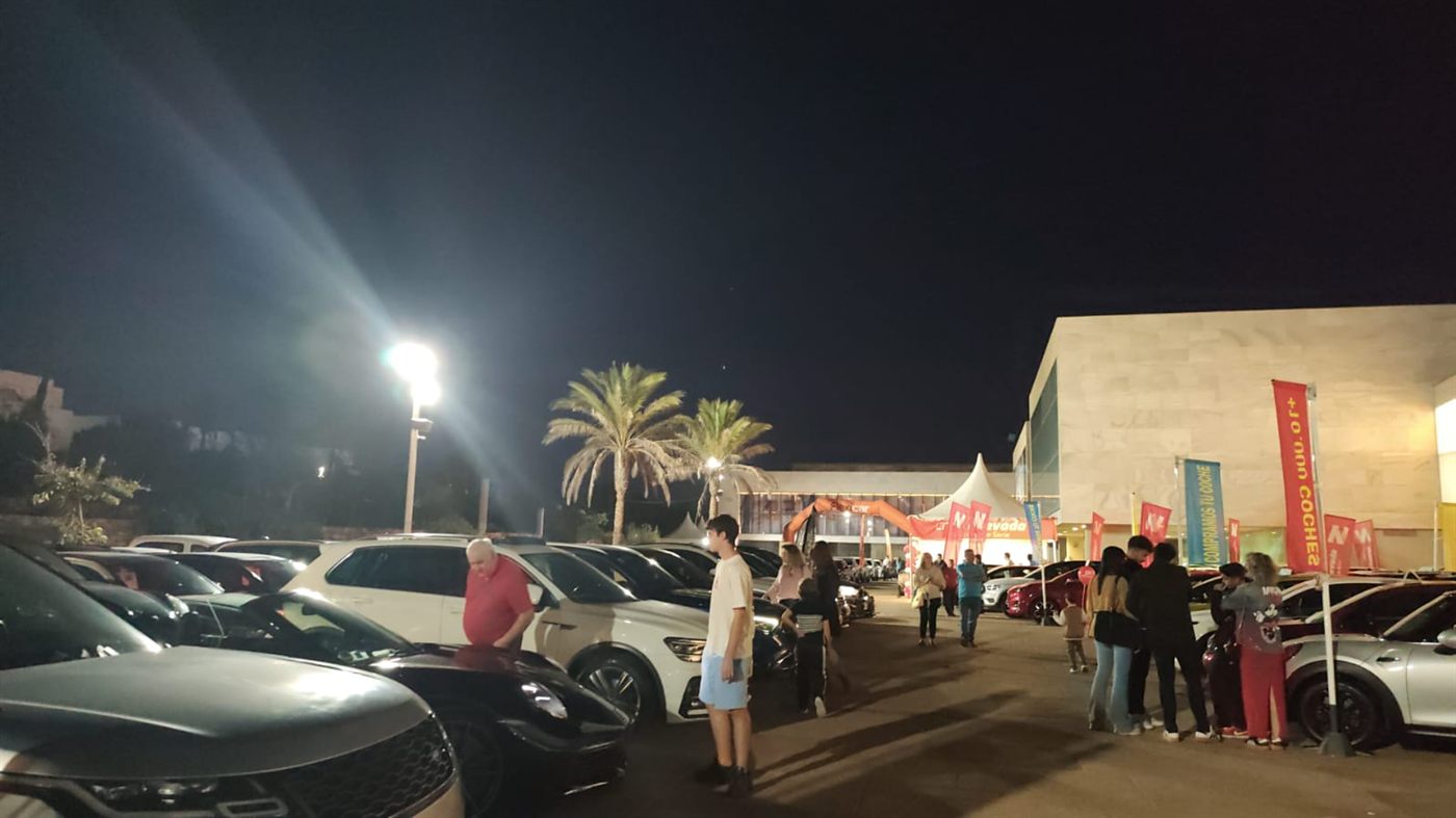 Stand — Foto Coches November