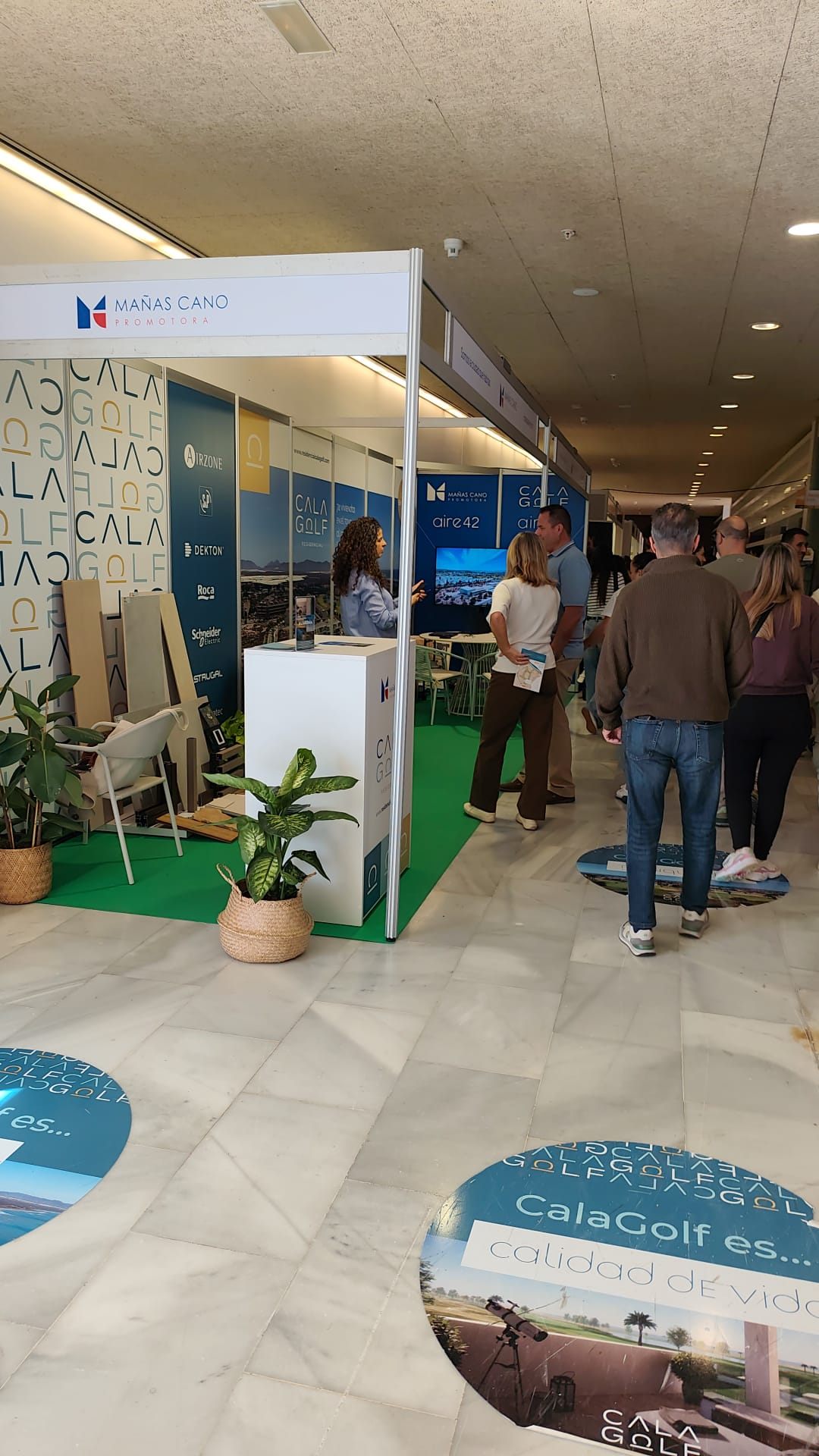 Stand — Promotora Manas Cano